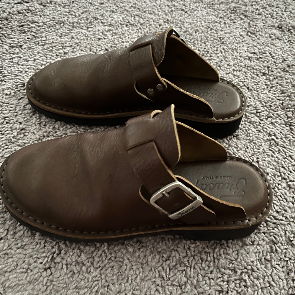 Fracap leather mules. Olive sz 38